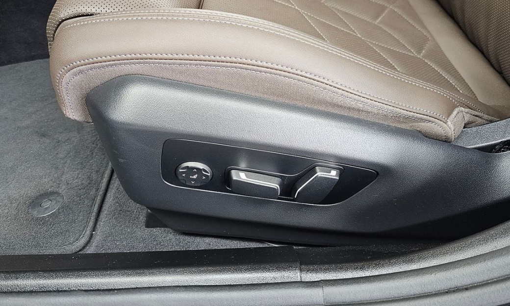BMW 5-Series 523d, 2024