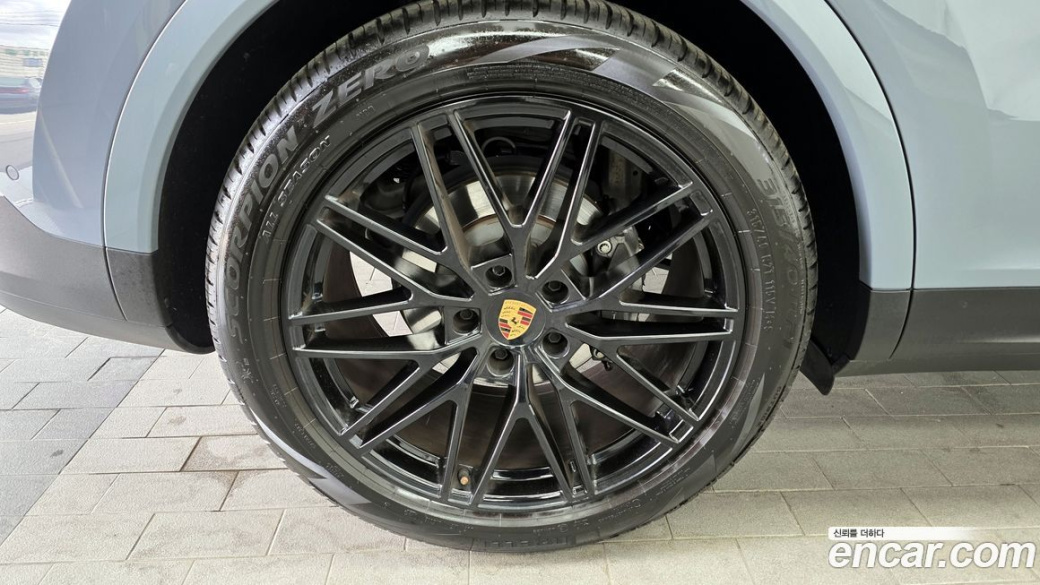 Porsche Cayenne 3.0, 2024