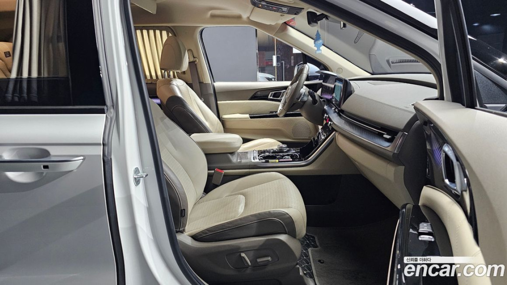Kia Carnival 9-Seater Hi-Limousine, 2022