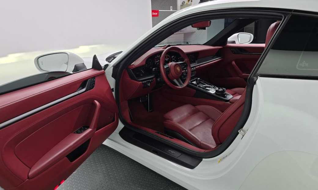 Porsche 911 Carrera 4 GTS, 2023