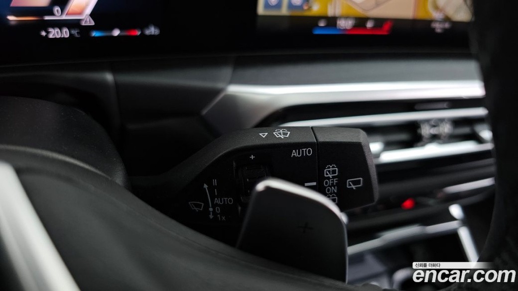 BMW 3-Series 320i Touring, 2024