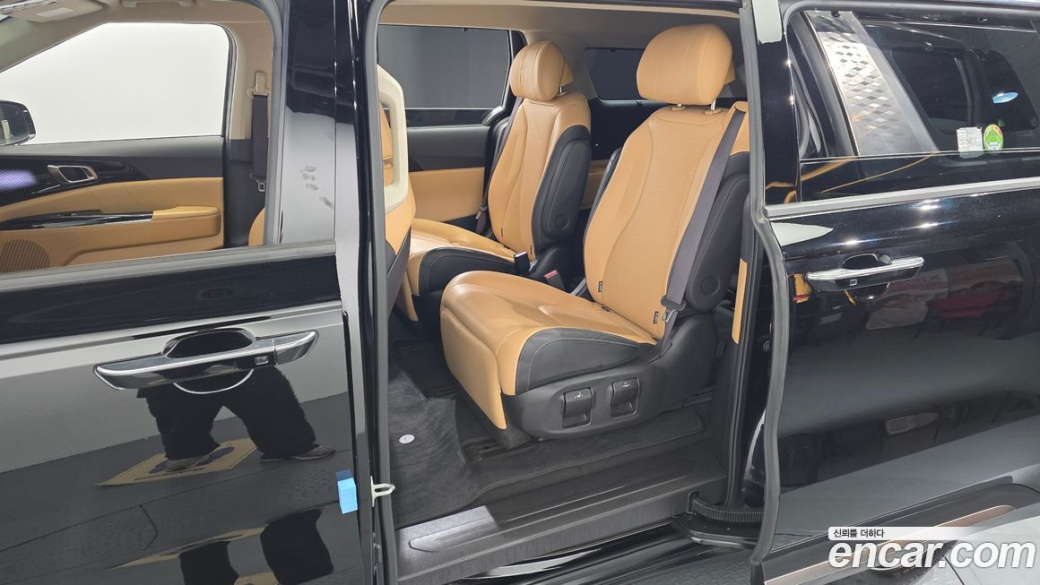 Kia Carnival 7-Seater Signature, 2023