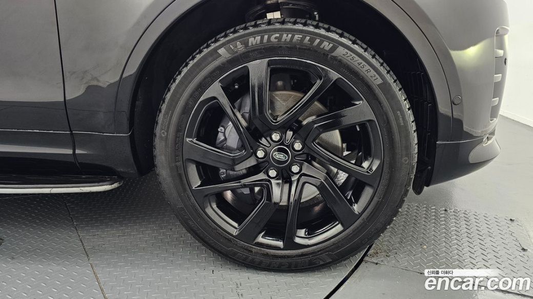 Land Rover Discovery P360 R-Dynamic SE, 2023