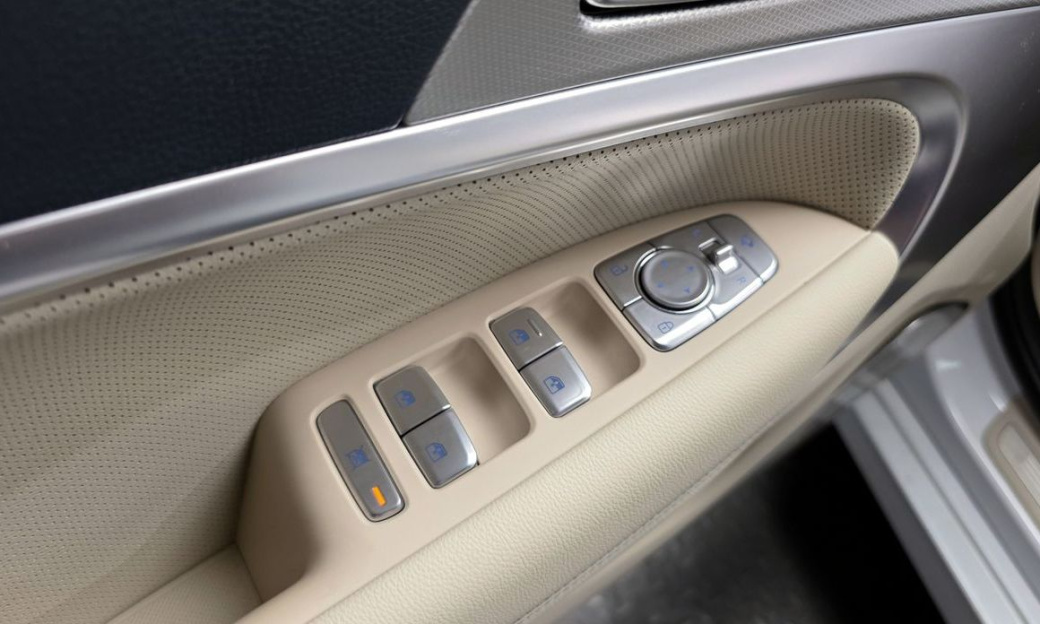 Genesis G70 Gasoline 2.5T 4WD, 2025
