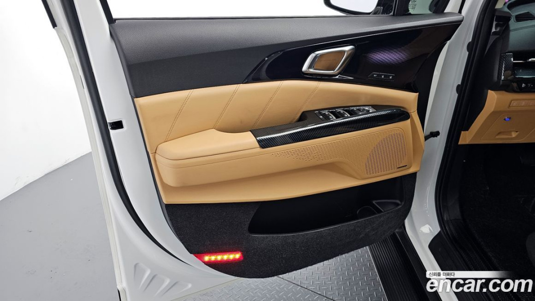 Kia Carnival 9-Seater Signature, 2023