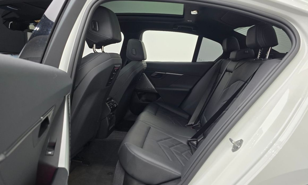 BMW 5-Series 520i M Sport, 2024