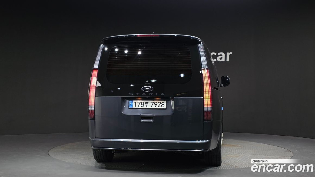 Hyundai Staria Lounge 9-Seater, 2023