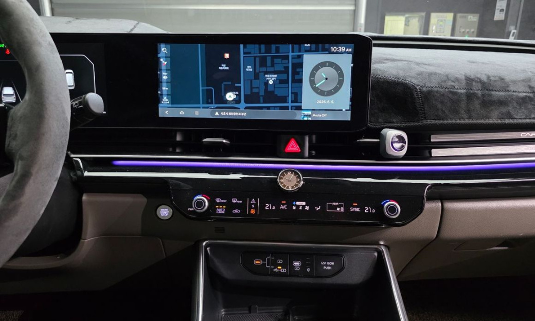Kia Carnival 7-Seater Signature, 2024
