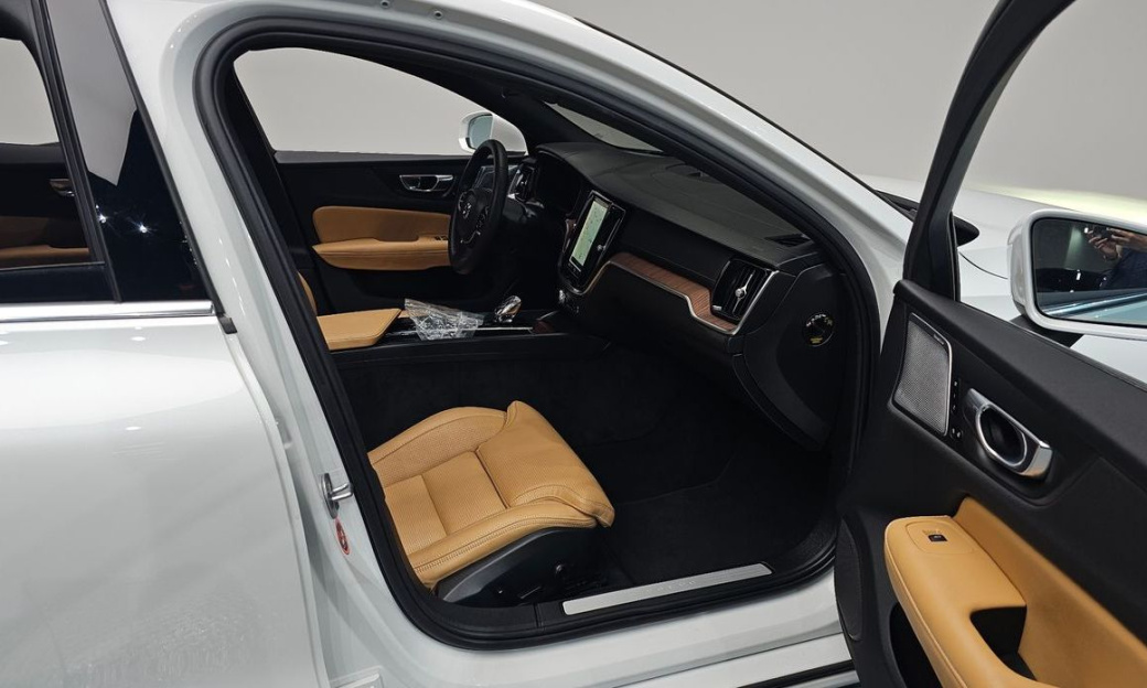 Volvo S60 B5 Ultimate Bright, 2023