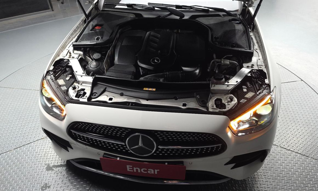 Mercedes-Benz E-Class E300d 4MATIC Coupe, 2022