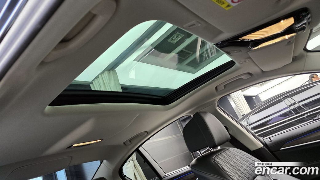 BMW 5-Series 530i Luxury, 2023