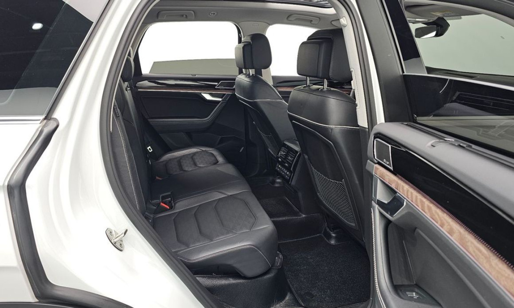 Volkswagen Touareg 3.0 TDI Prestige, 2024