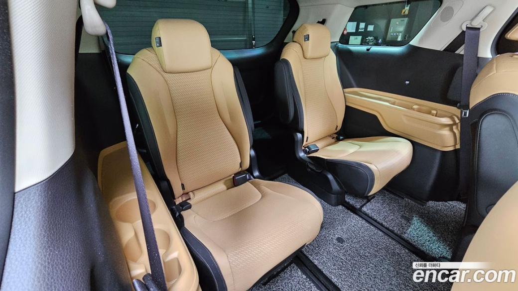 Kia Carnival 9-Seater Signature, 2023