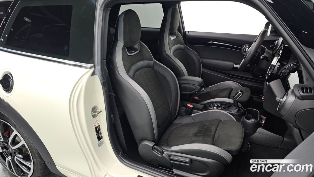 Mini Cooper JCW, 2022