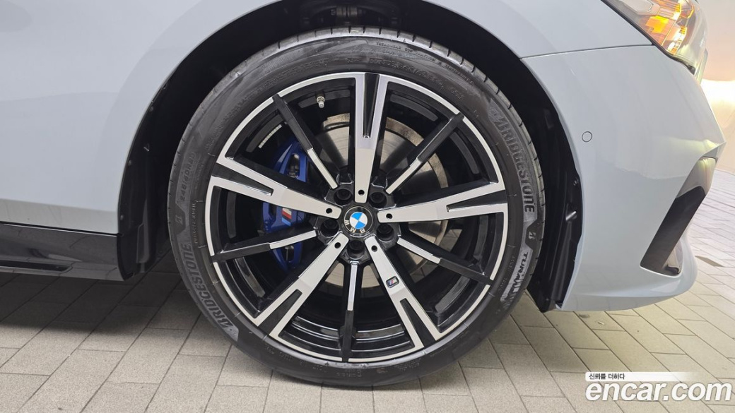 BMW 5-Series 530i xDrive M Sport, 2024