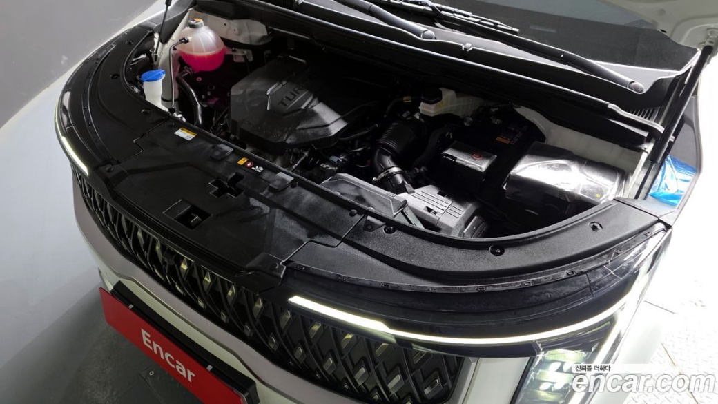 Kia Carnival 9-Seater Prestige, 2024