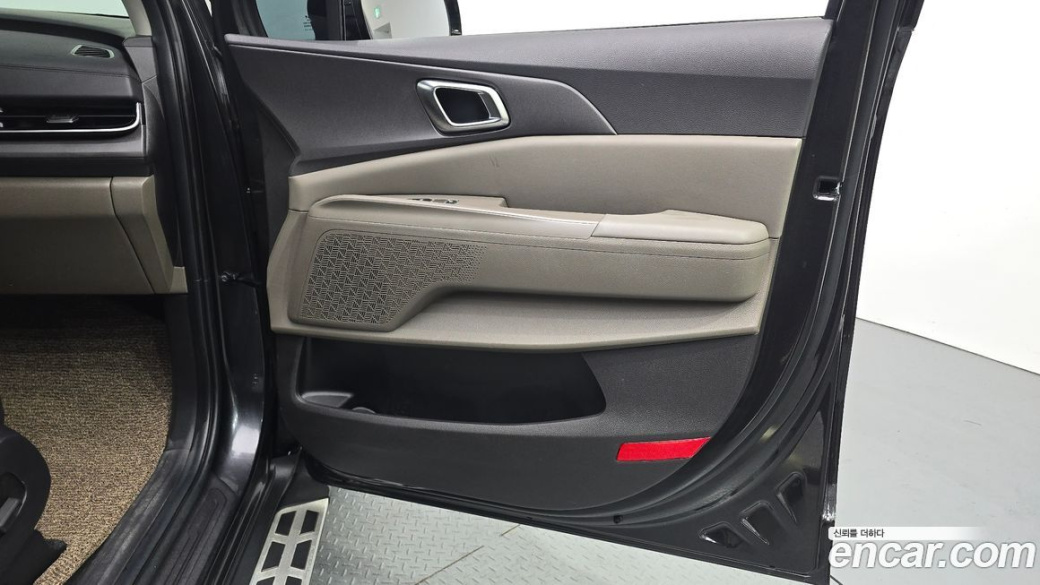 Kia Carnival 9-Seater Noblesse, 2024