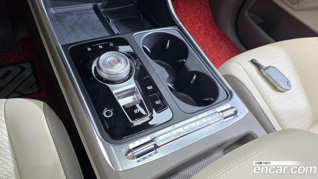 Kia Carnival 9-Seater Signature, 2024