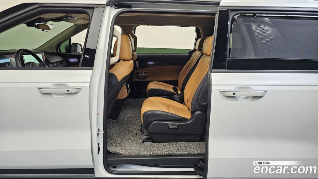 Kia Carnival 9-Seater Signature, 2023