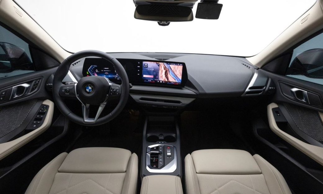 BMW 2-Series 220 M Sport Design, 2025