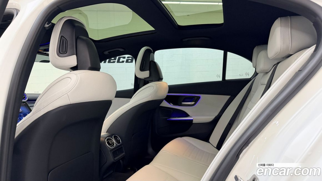 Mercedes-Benz C-Class C200 AMG Line, 2025
