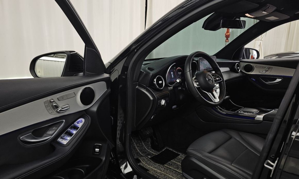 Mercedes-Benz GLC-Class GLC220 d 4MATIC, 2021