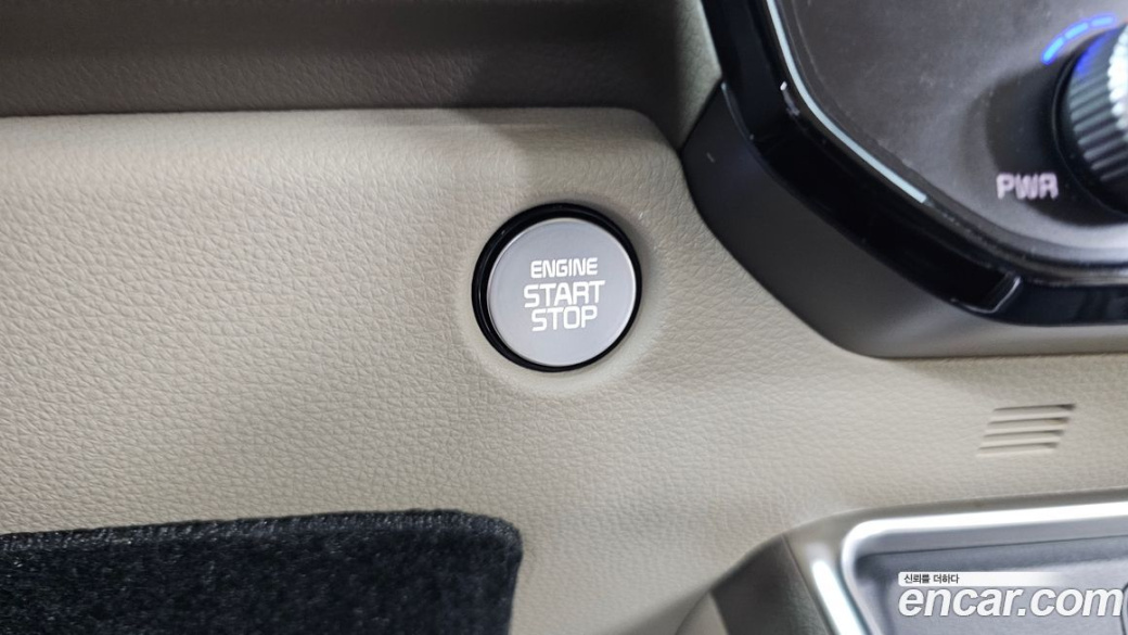 Kia Carnival 7-Seater Gravity, 2025