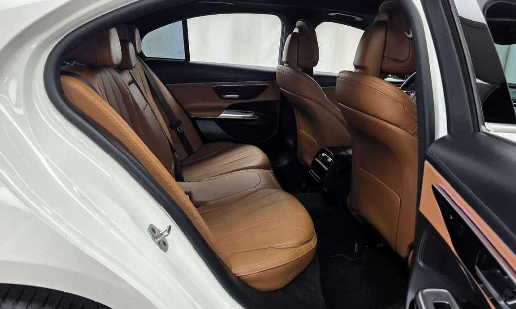 Mercedes-Benz E-Class E200 Avantgarde, 2024