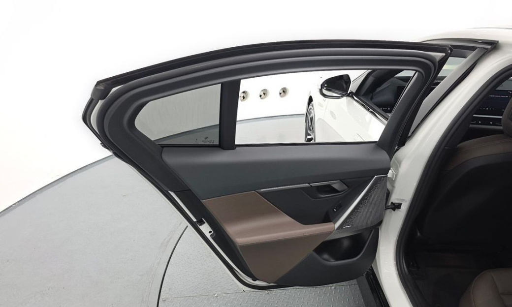BMW 5-Series 520i M Sport, 2024