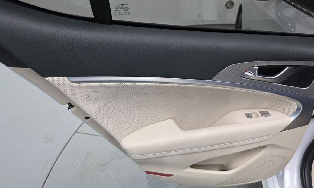 Genesis G70 Gasoline 2.0T 4WD, 2022