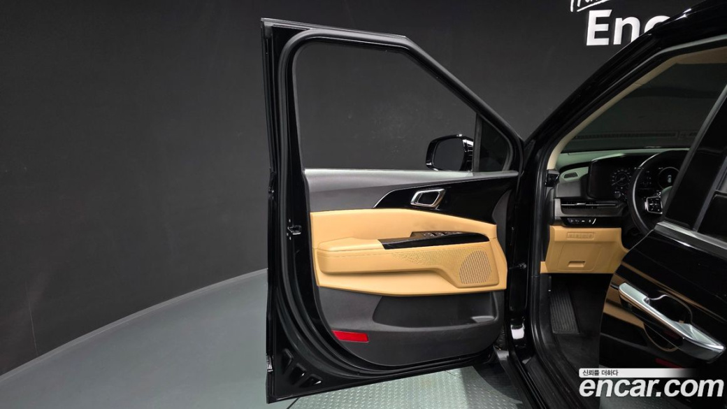 Kia Carnival 9-Seater Noblesse, 2023