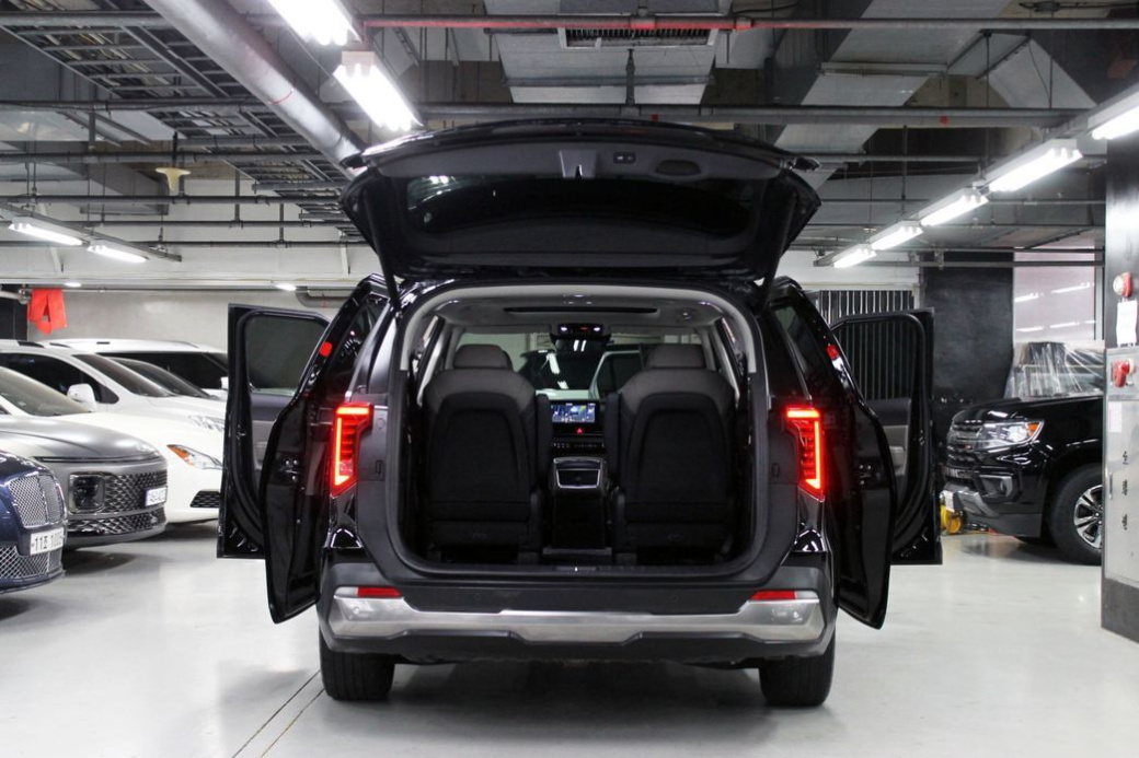 Kia Carnival 9-Seater Noblesse, 2024