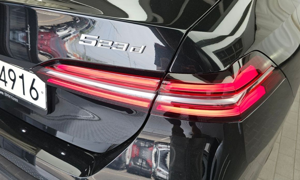 BMW 5-Series 523d, 2024