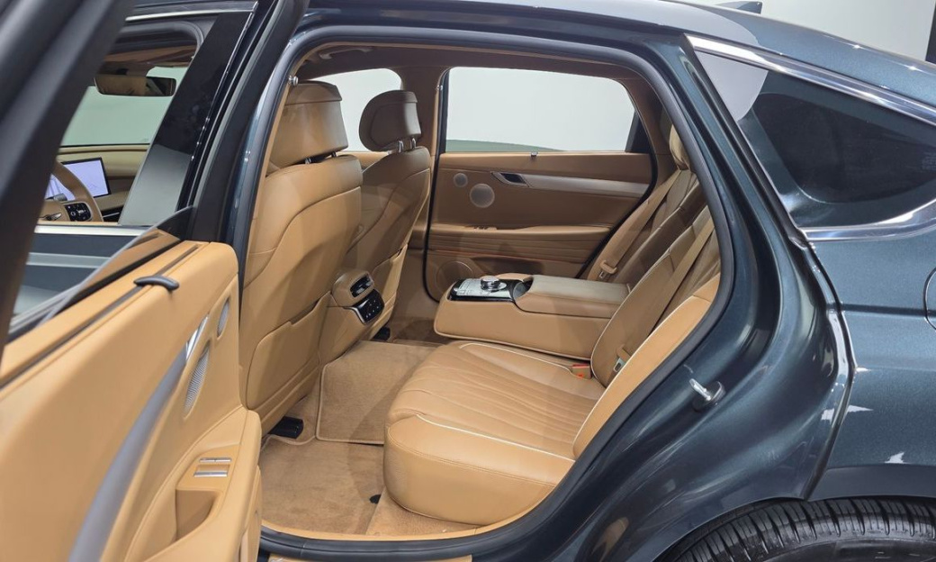 Genesis G80 Gasoline 2.5 Turbo AWD, 2025