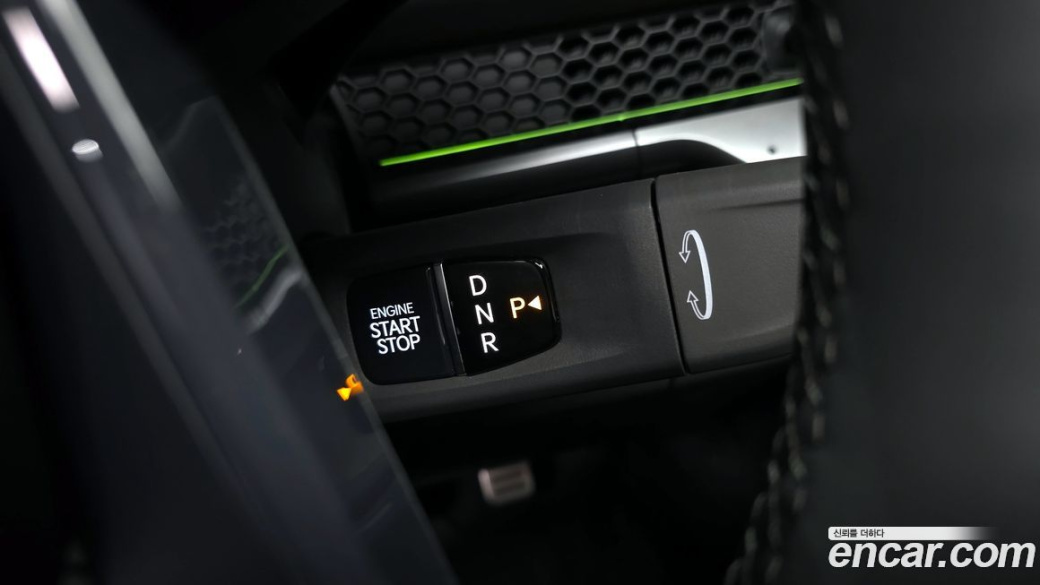 Kia Tasman 2.5T Gasoline 4WD, 2026