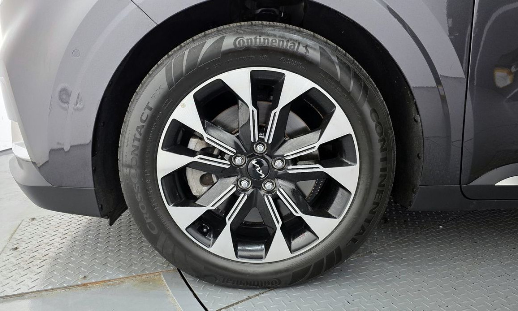 Kia Carnival 9-Seater Signature, 2023