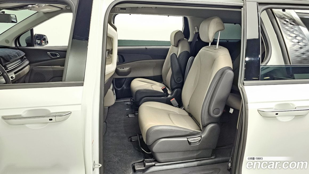Kia Carnival 9-Seater Noblesse, 2024