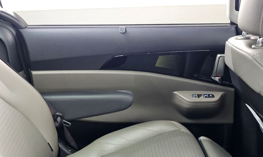 Kia Carnival 7-Seater Gravity, 2025