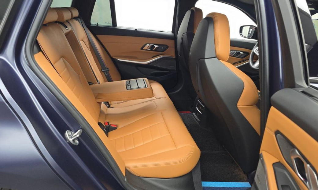 BMW 3-Series M340i xDrive Touring Pro FIrst Edition, 2023