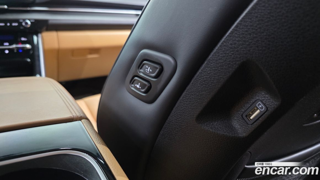 Kia Carnival 9-Seater Signature, 2023