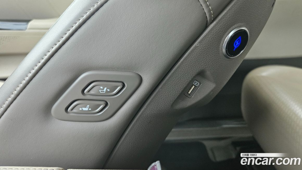 Kia Carnival 9-Seater Hi-Limousine, 2022