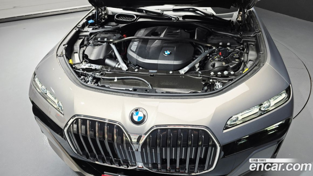 BMW 7-Series 740i xDrive M Sport, 2025