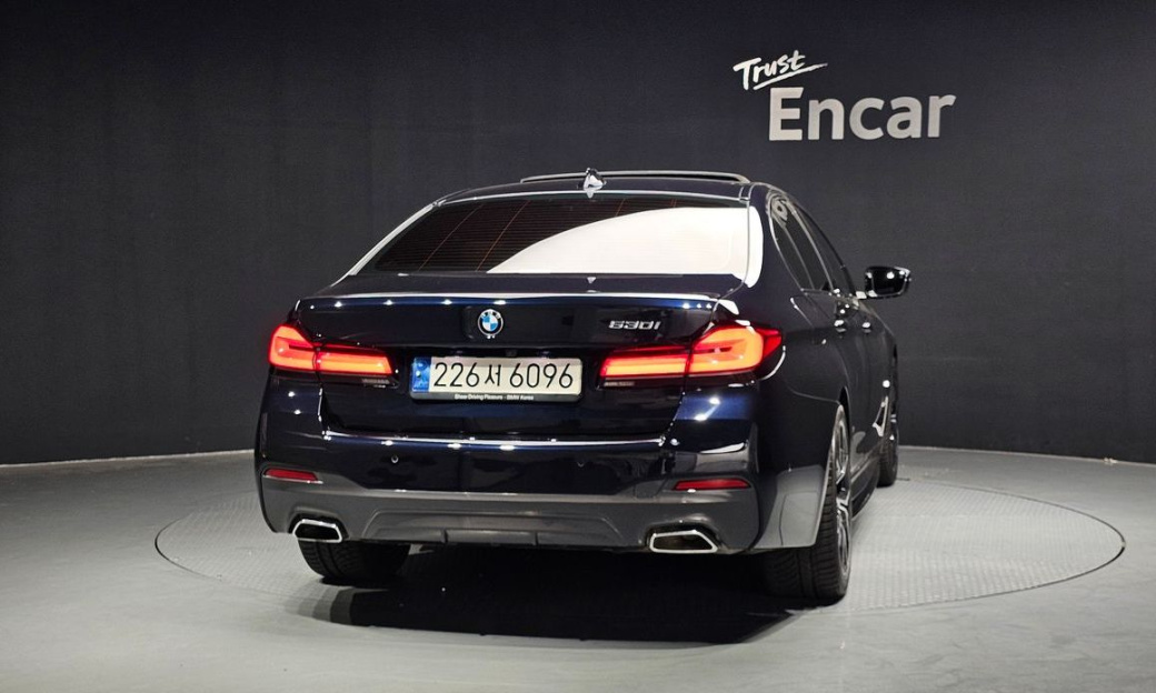 BMW 5-Series 530i M Sport Package, 2023