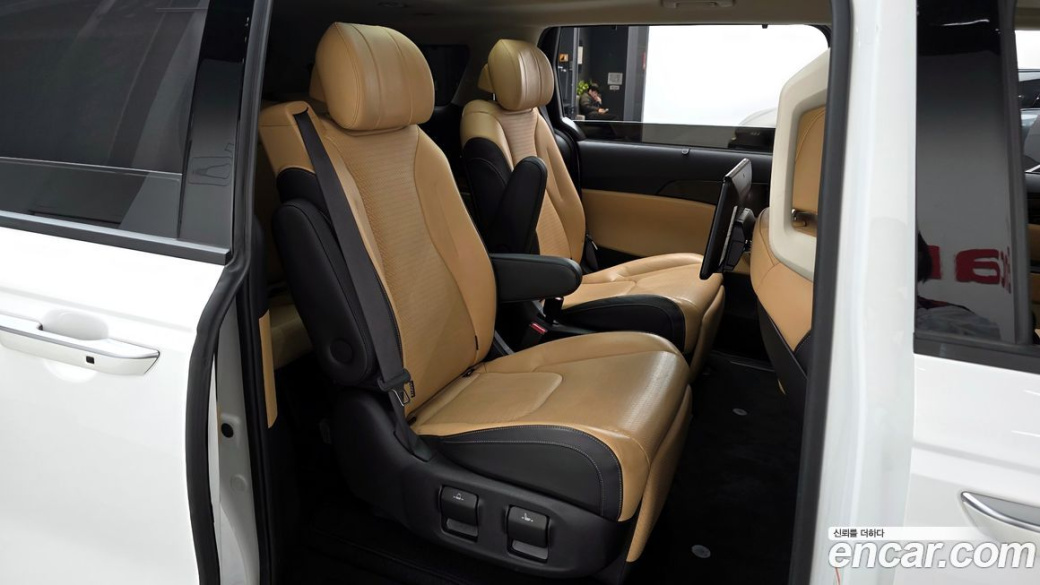 Kia Carnival 7-Seater Signature, 2022