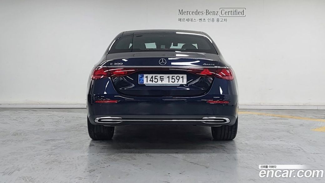 Mercedes-Benz E-Class E300 4MATIC Exclusive, 2025