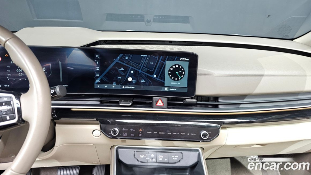 Kia Carnival 7-Seater Signature, 2024