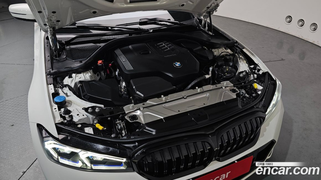 BMW 3-Series 320i M Sport, 2023