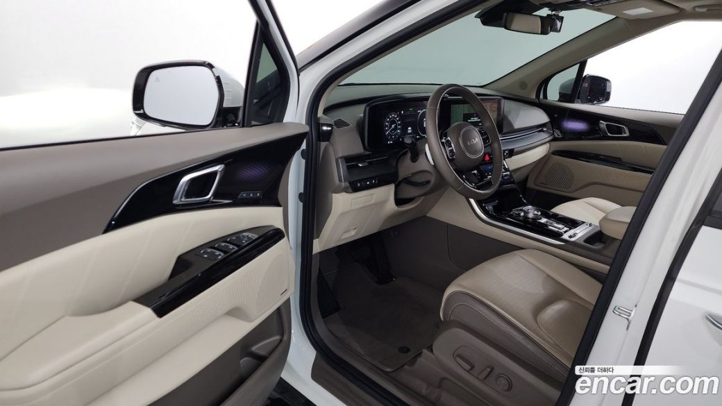 Kia Carnival 9-Seater Signature, 2023