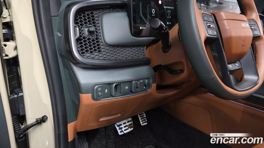 Kia Tasman 2.5T Gasoline 4WD, 2026