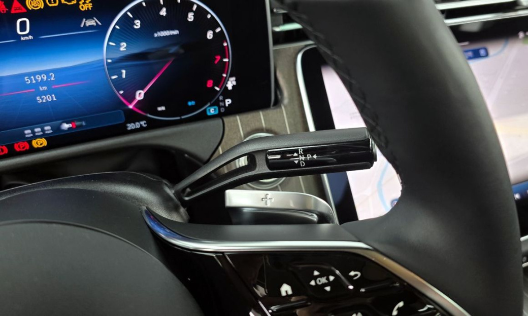 Mercedes-Benz E-Class E300 4MATIC Exclusive, 2025